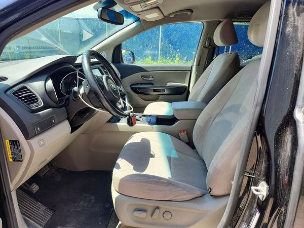 2017 KIA SEDONA LX