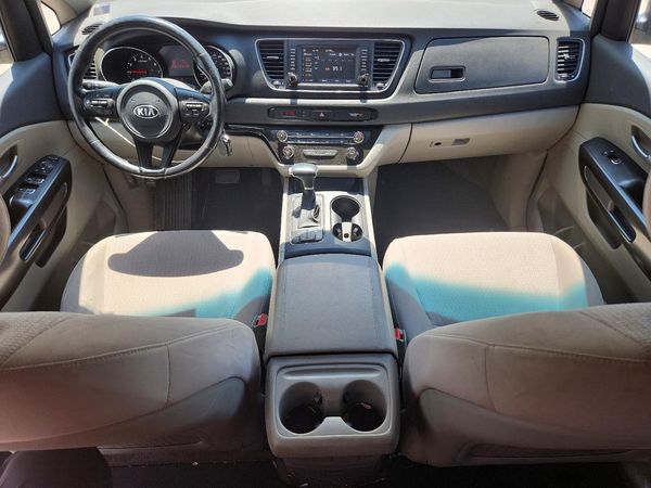 2017 KIA SEDONA LX