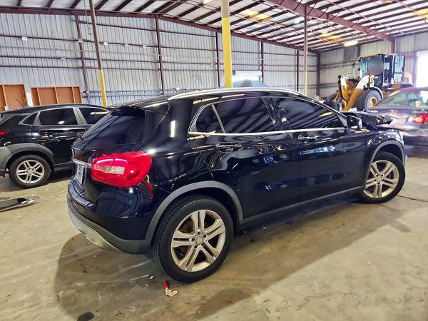 2017 MERCEDES-BENZ GLA GLA250-4M