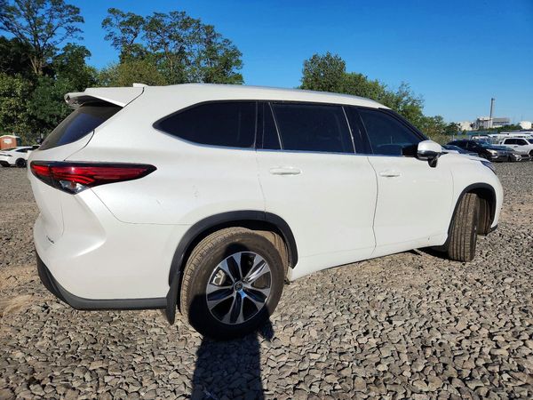 2022 TOYOTA HIGHLANDER