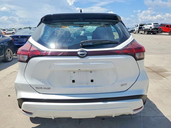 2024 NISSAN KICKS