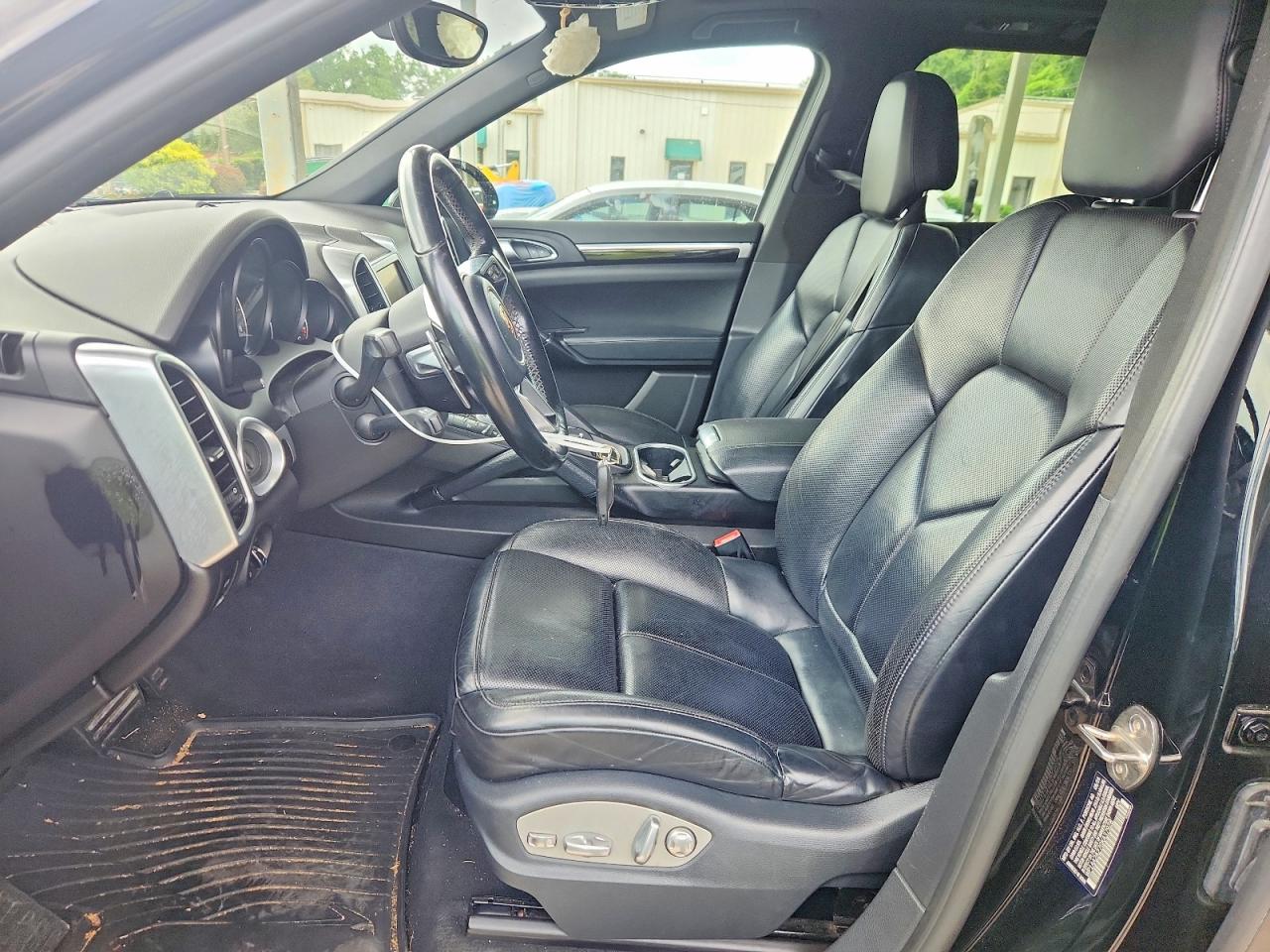 2016 PORSCHE CAYENNE