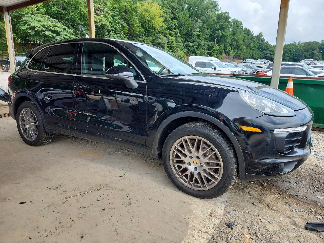 2016 PORSCHE CAYENNE