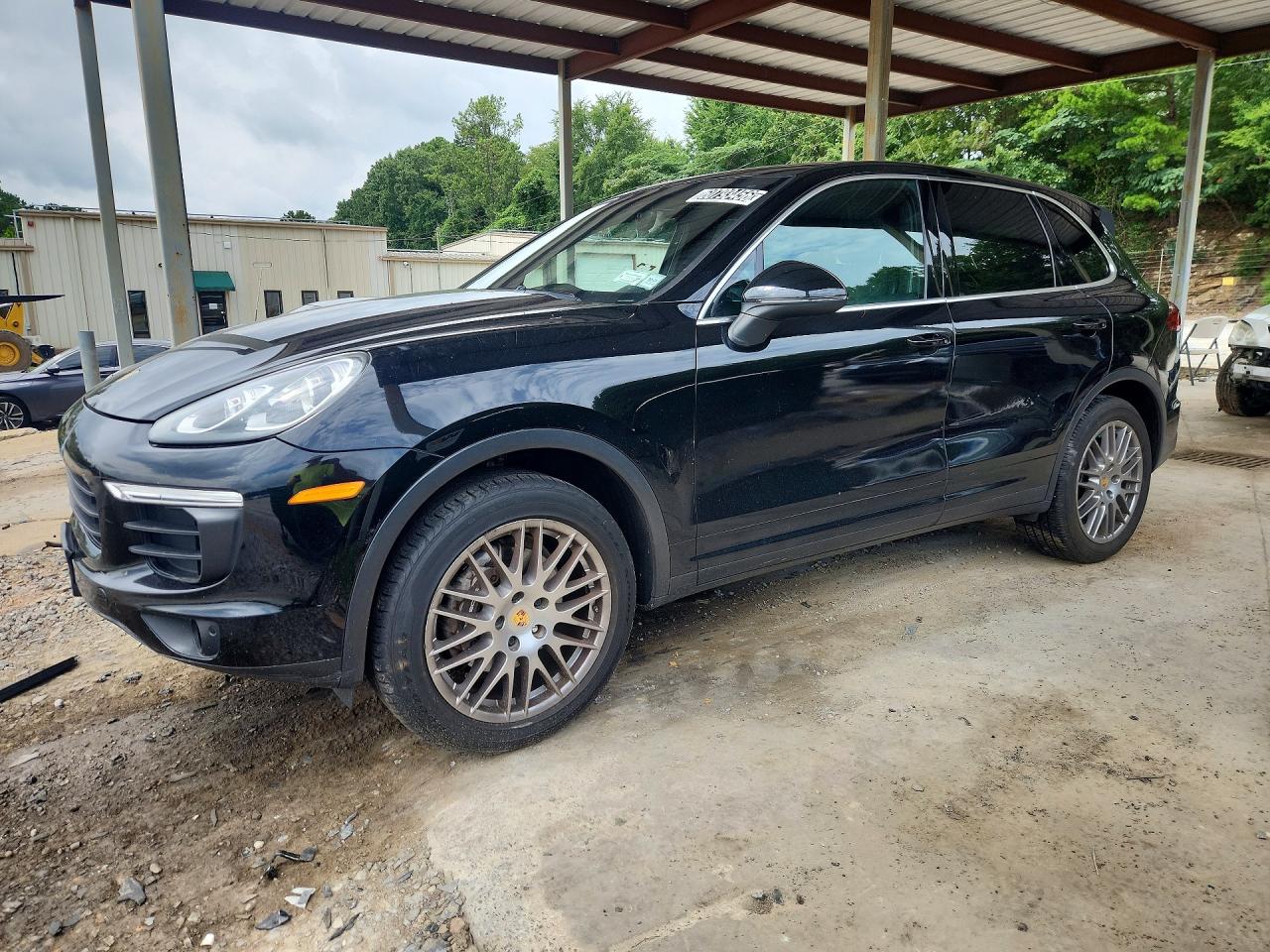 2016 PORSCHE CAYENNE
