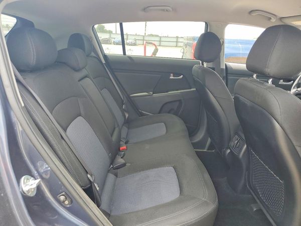 2015 KIA SPORTAGE GL - Middle-low