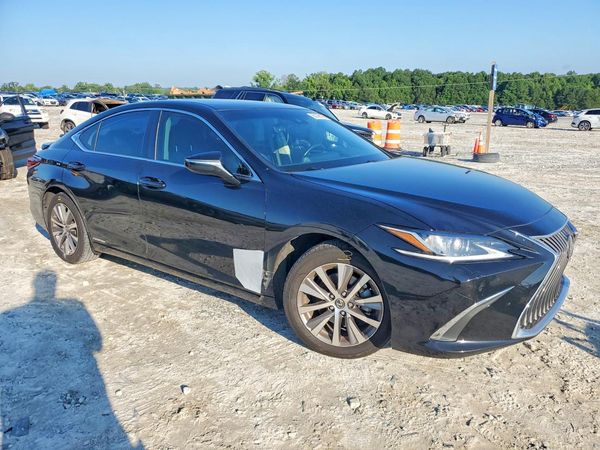 2020 LEXUS ES 300h Premium