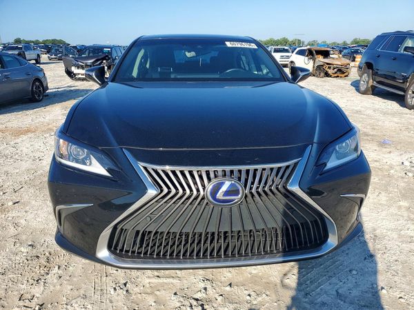2020 LEXUS ES 300h Premium
