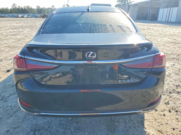 2020 LEXUS ES 300h Premium