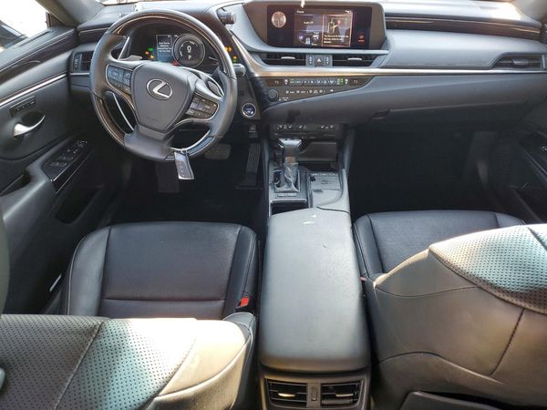 2020 LEXUS ES 300h Premium
