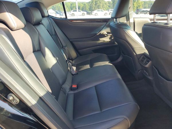 2020 LEXUS ES 300h Premium