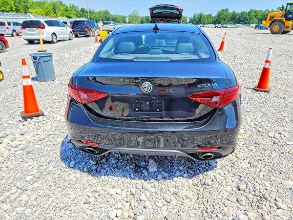 2018 ALFA ROMEO GIULIA RWD