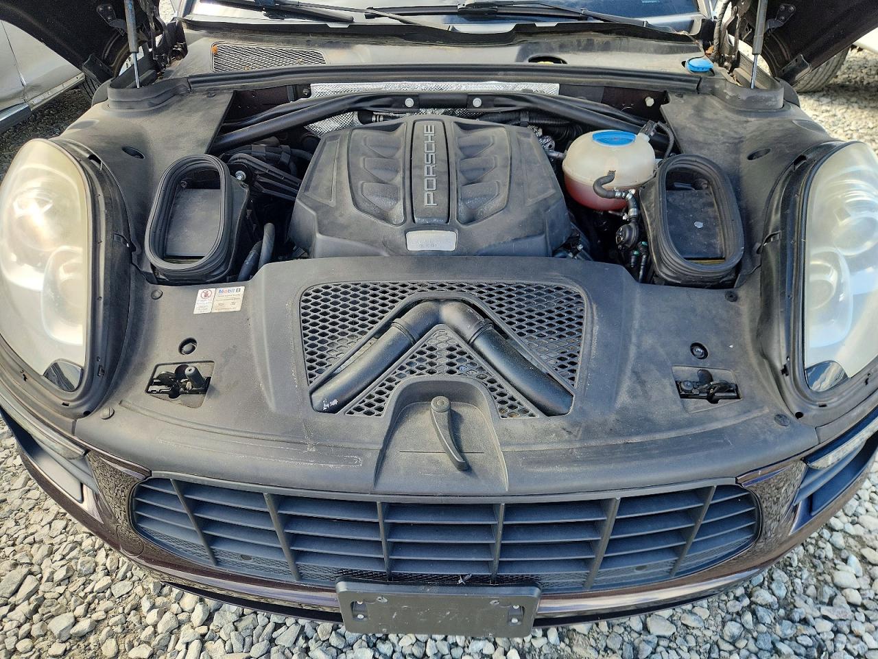 2015 PORSCHE MACAN