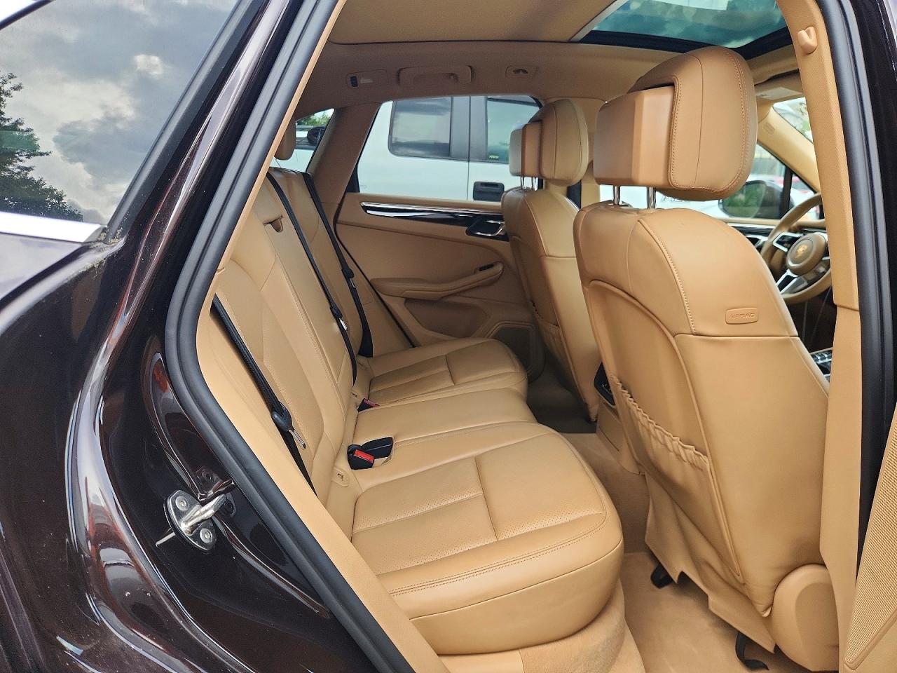 2015 PORSCHE MACAN