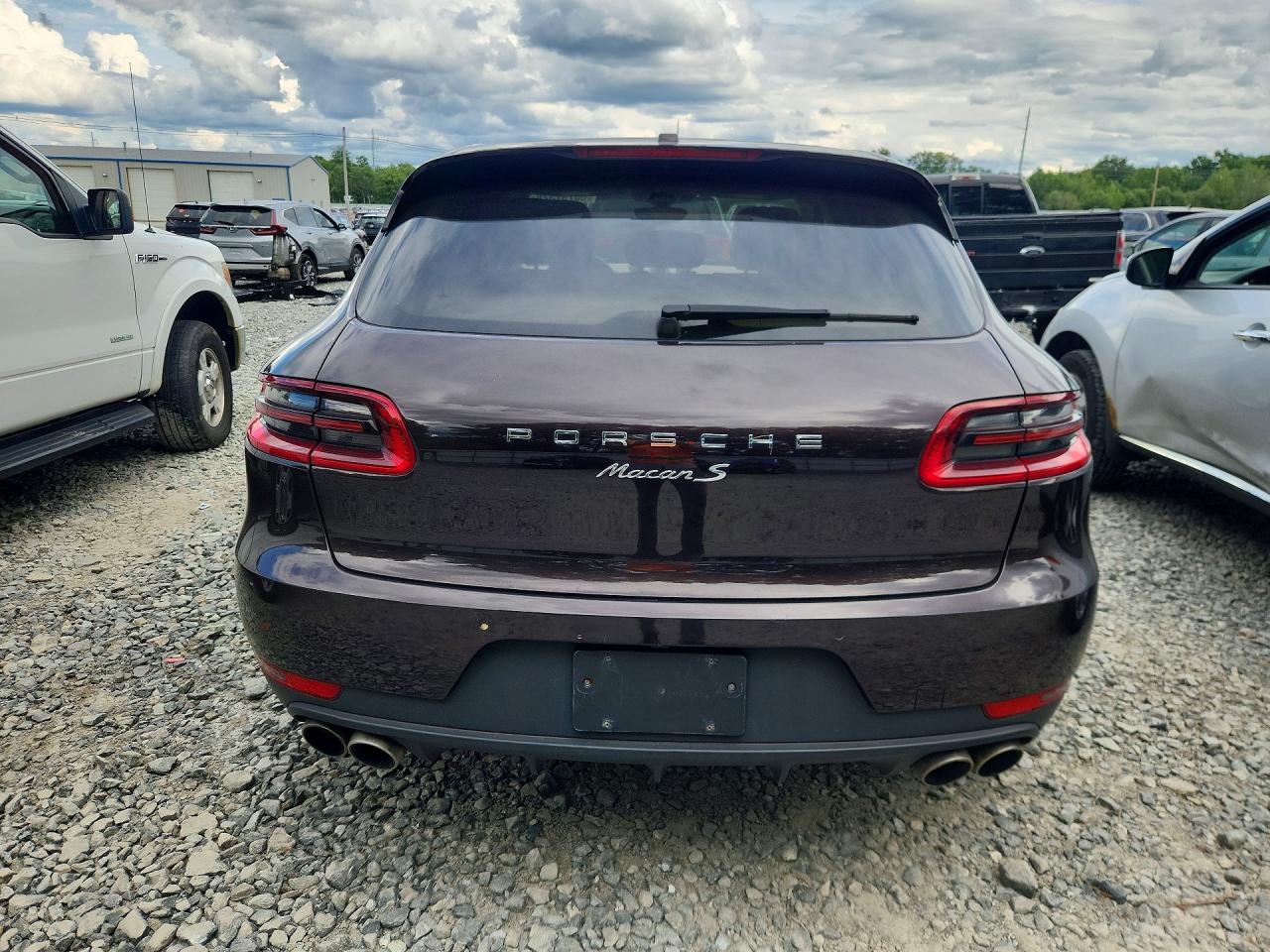 2015 PORSCHE MACAN