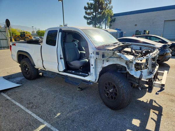 2020 TOYOTA TACOMA SR5