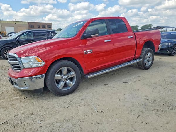 2016 RAM 1500 SLT CREW CAB 4X4
