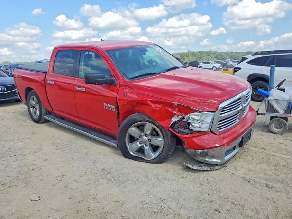 2016 RAM 1500 SLT CREW CAB 4X4