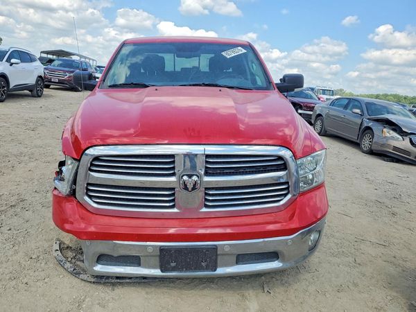 2016 RAM 1500 SLT CREW CAB 4X4