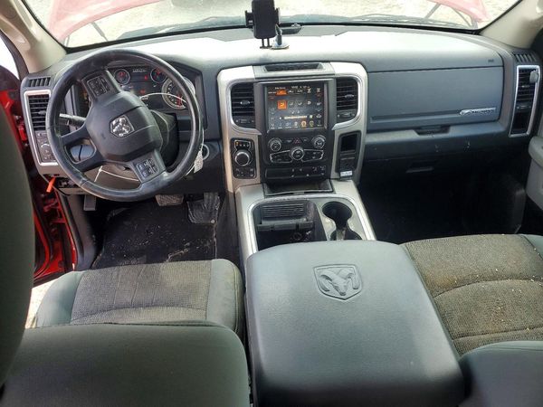 2016 RAM 1500 SLT CREW CAB 4X4
