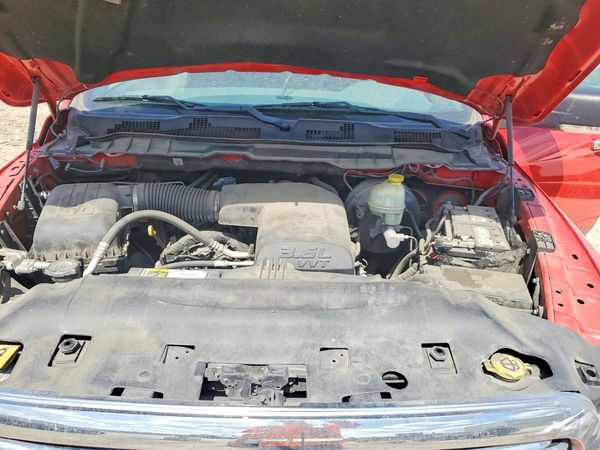2016 RAM 1500 SLT CREW CAB 4X4