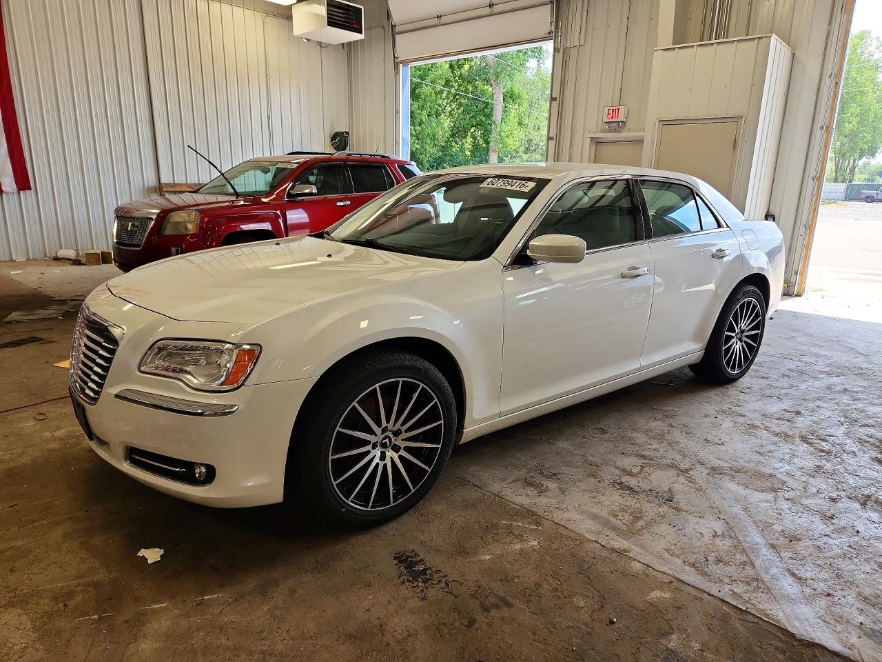 2013 CHRYSLER 300 Base