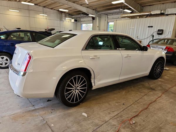 2013 CHRYSLER 300 Base