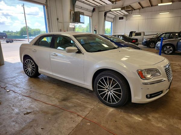 2013 CHRYSLER 300 Base