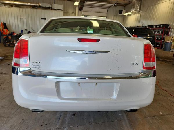 2013 CHRYSLER 300 Base
