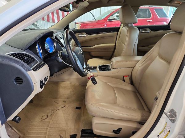 2013 CHRYSLER 300 Base