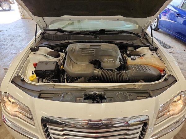 2013 CHRYSLER 300 Base