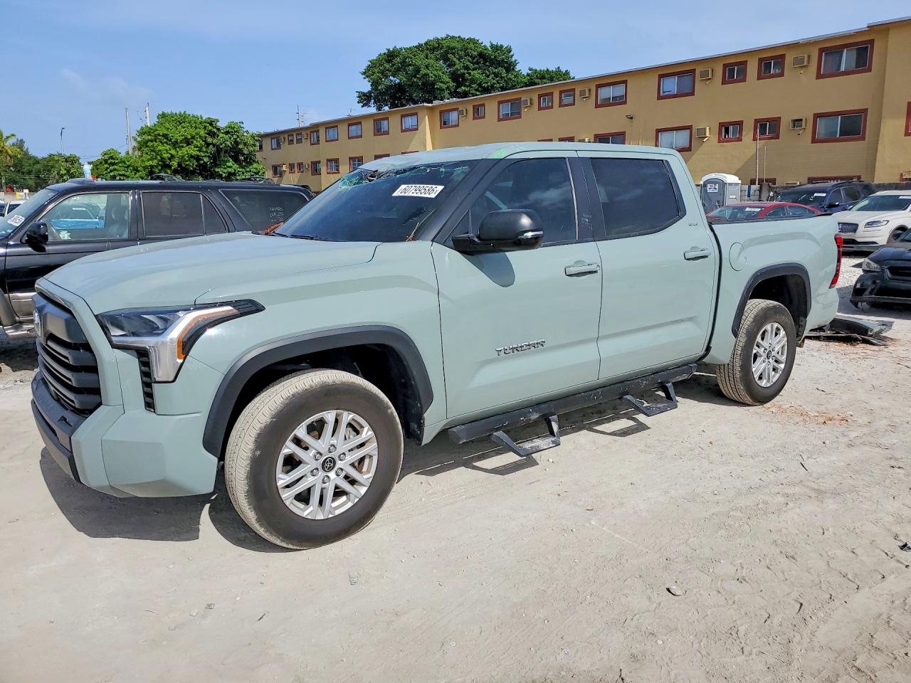 2024 TOYOTA TUNDRA SR5