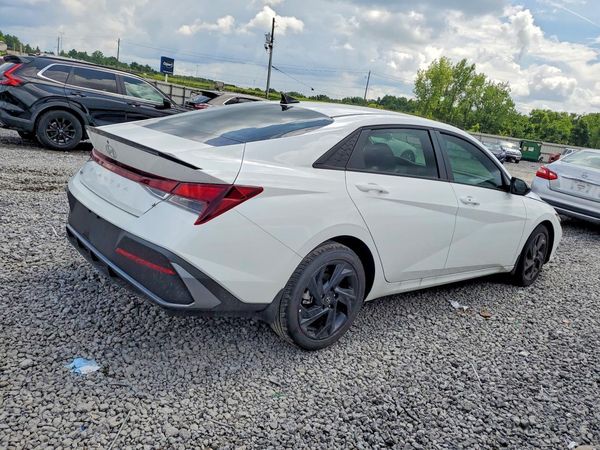 2026 HYUNDAI ELANTRA