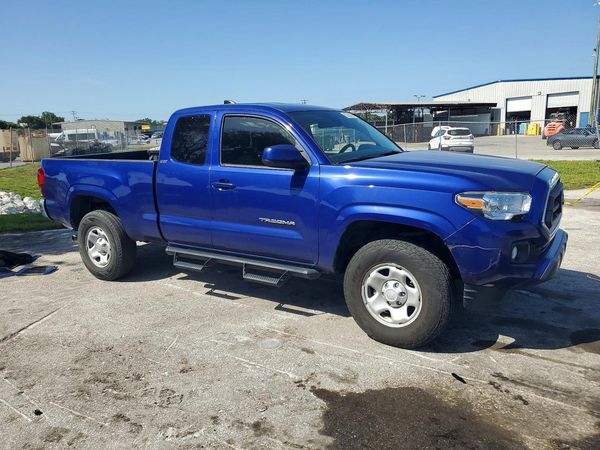 2022 TOYOTA TACOMA SR5