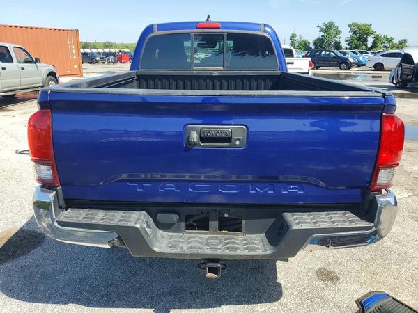 2022 TOYOTA TACOMA SR5
