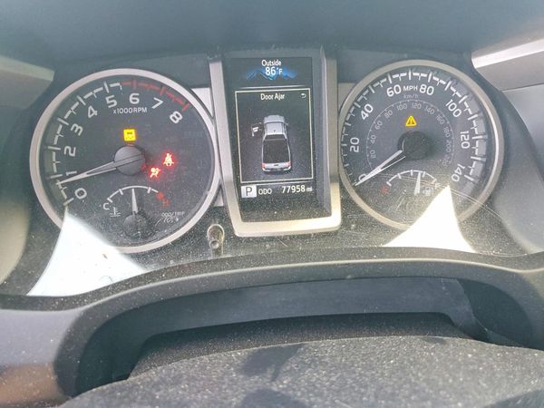 2022 TOYOTA TACOMA SR5