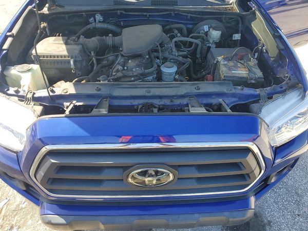 2022 TOYOTA TACOMA SR5