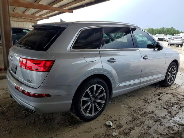 2017 AUDI Q7 quattro Premium Plus