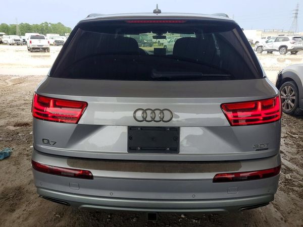 2017 AUDI Q7 quattro Premium Plus