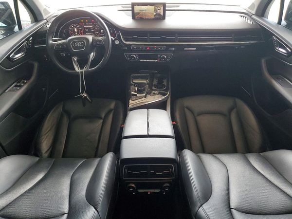 2017 AUDI Q7 quattro Premium Plus