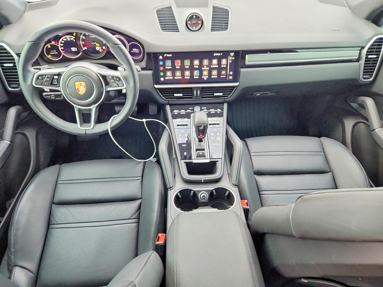 2022 PORSCHE CAYENNE Base