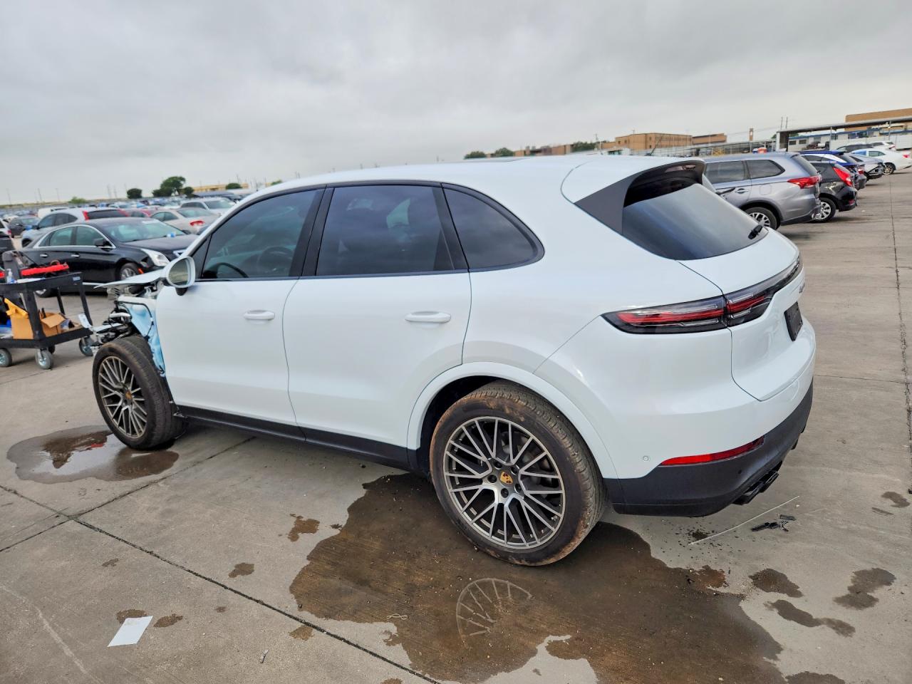 2022 PORSCHE CAYENNE Base