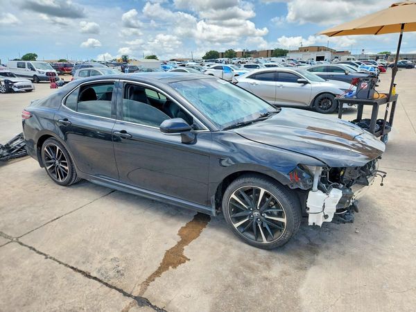 2018 TOYOTA CAMRY XSE