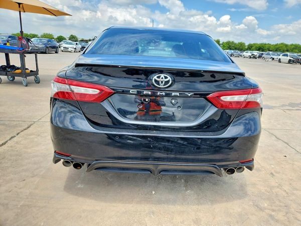 2018 TOYOTA CAMRY XSE