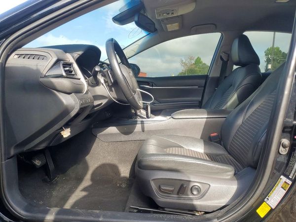 2019 TOYOTA CAMRY