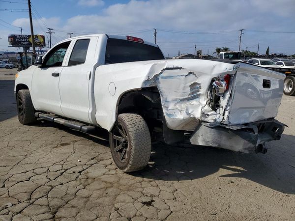 2015 TOYOTA TUNDRA SR5 Grade