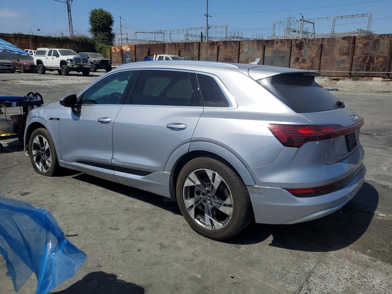 2022 AUDI E-TRON
