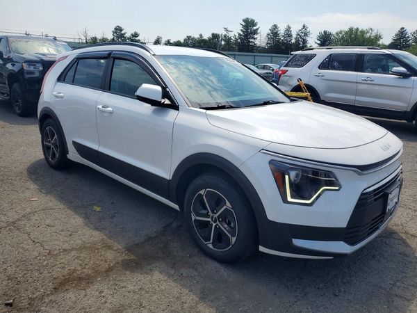 2025 KIA NIRO