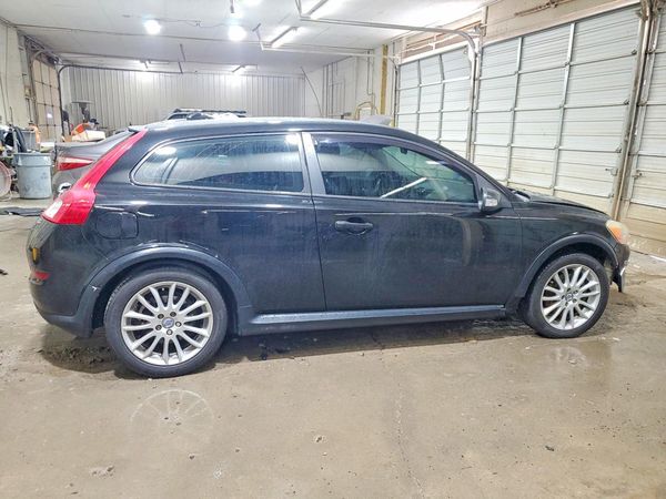 2012 VOLVO C30
