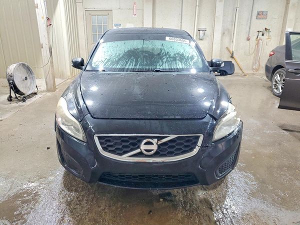 2012 VOLVO C30