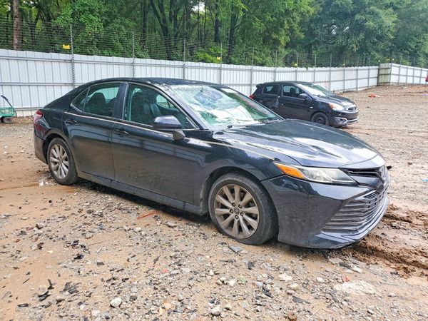 2020 TOYOTA CAMRY LE — Passenger 3/4